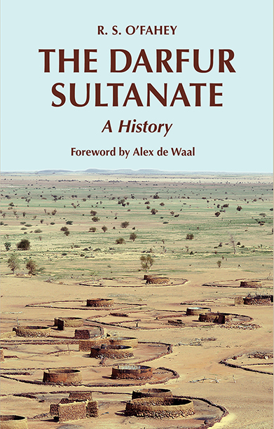 Book cover of 'The Darfur Sultanate' showing the photo of a desert.